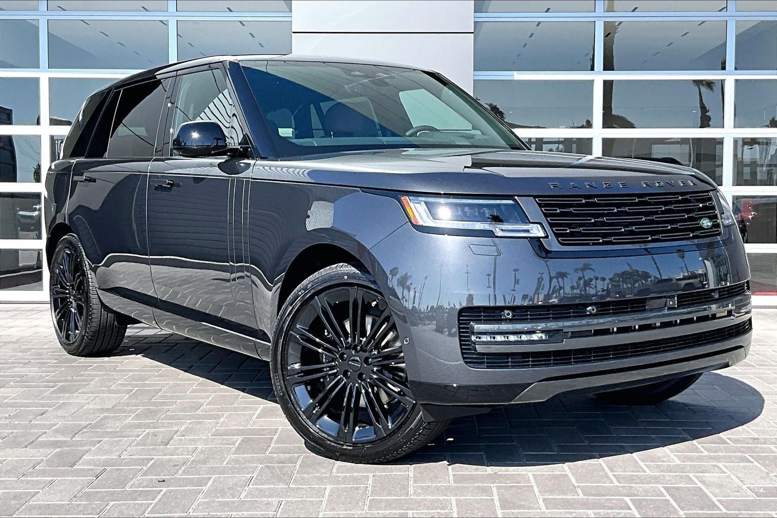 2026 Land Rover Range Rover SE LWB