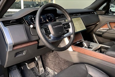 2025 Land Rover Range Rover SE LWB
