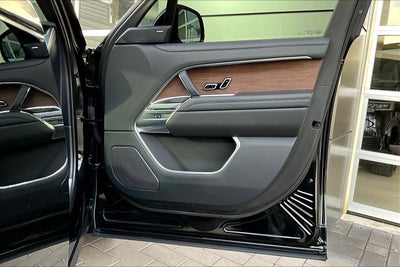 2025 Land Rover Range Rover SE LWB