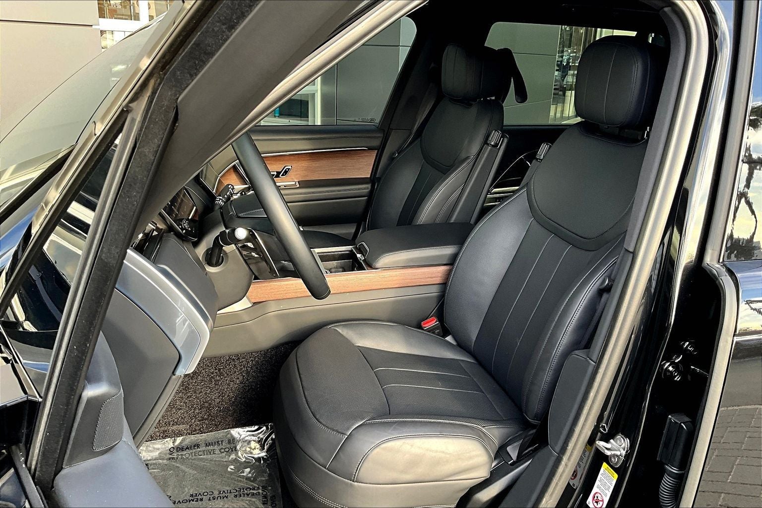 2025 Land Rover Range Rover SE LWB