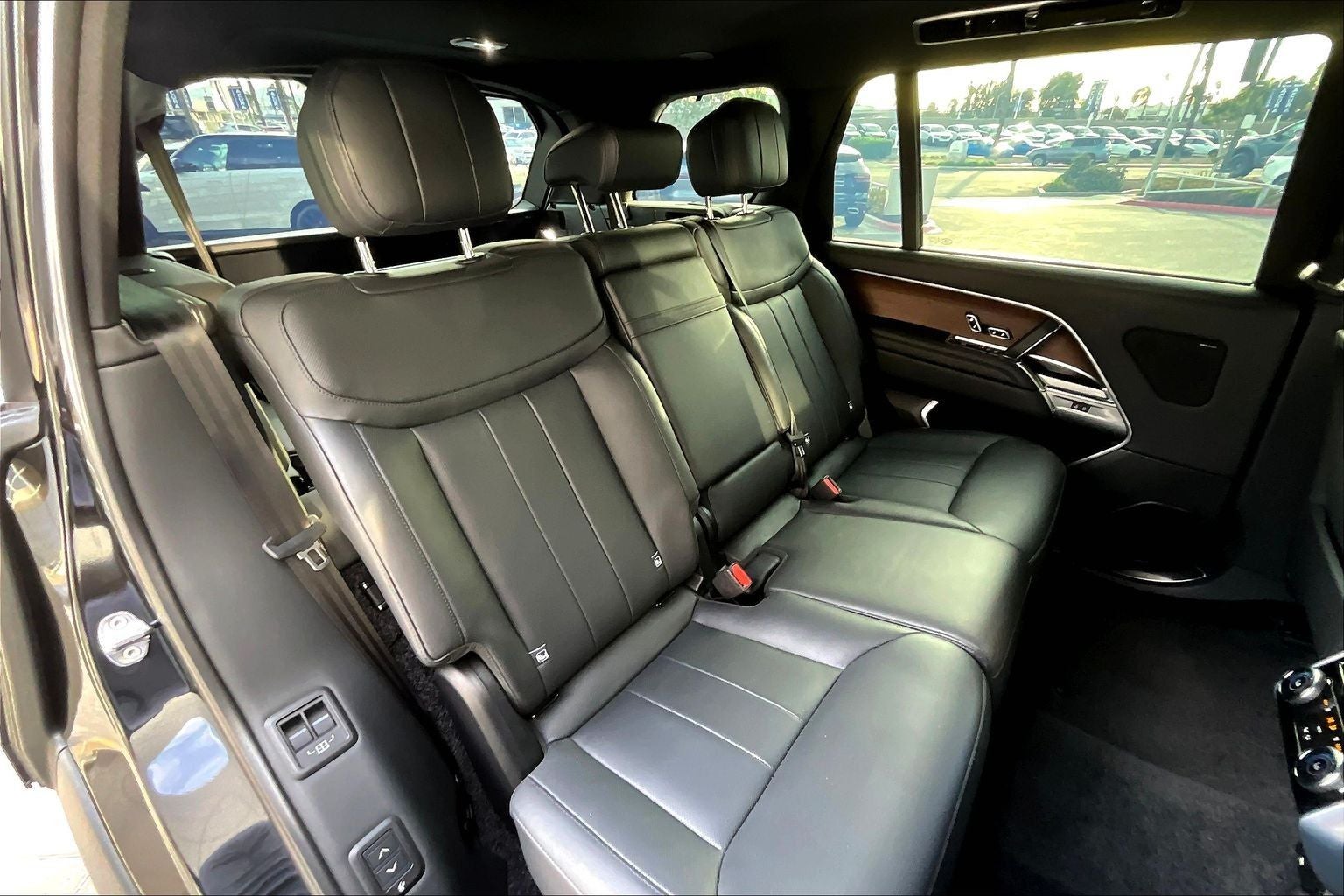 2025 Land Rover Range Rover SE LWB