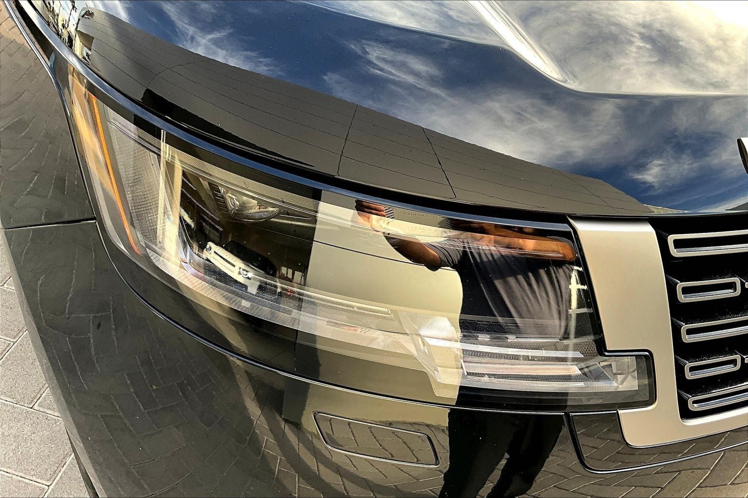 2025 Land Rover Range Rover SE LWB