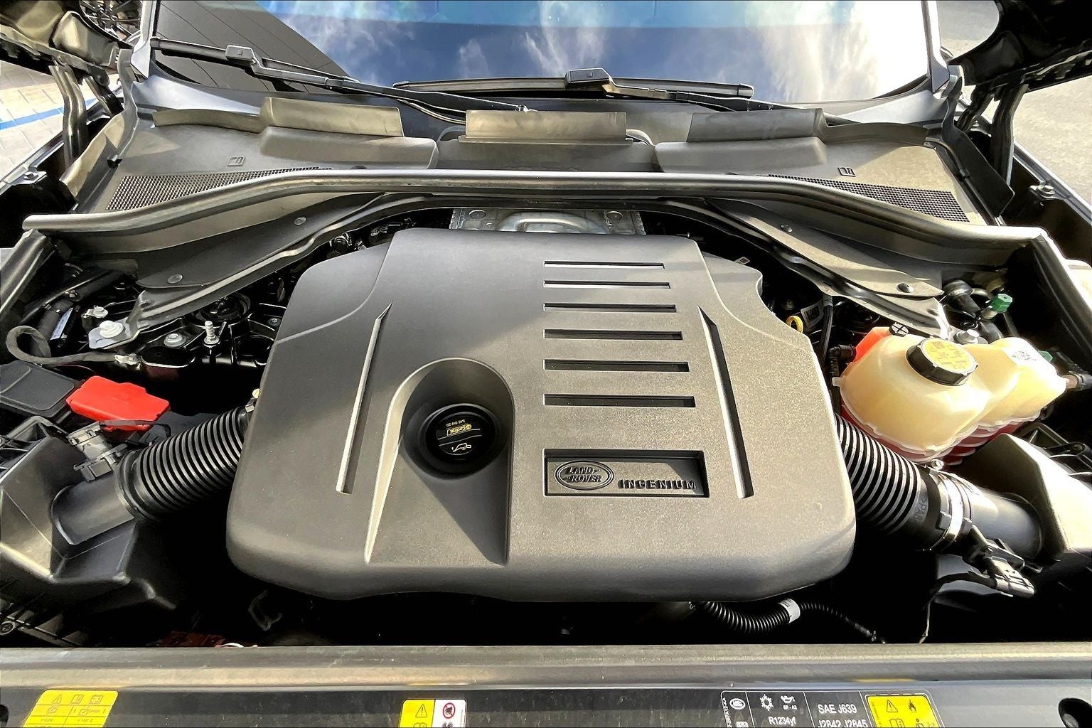 2025 Land Rover Range Rover SE LWB