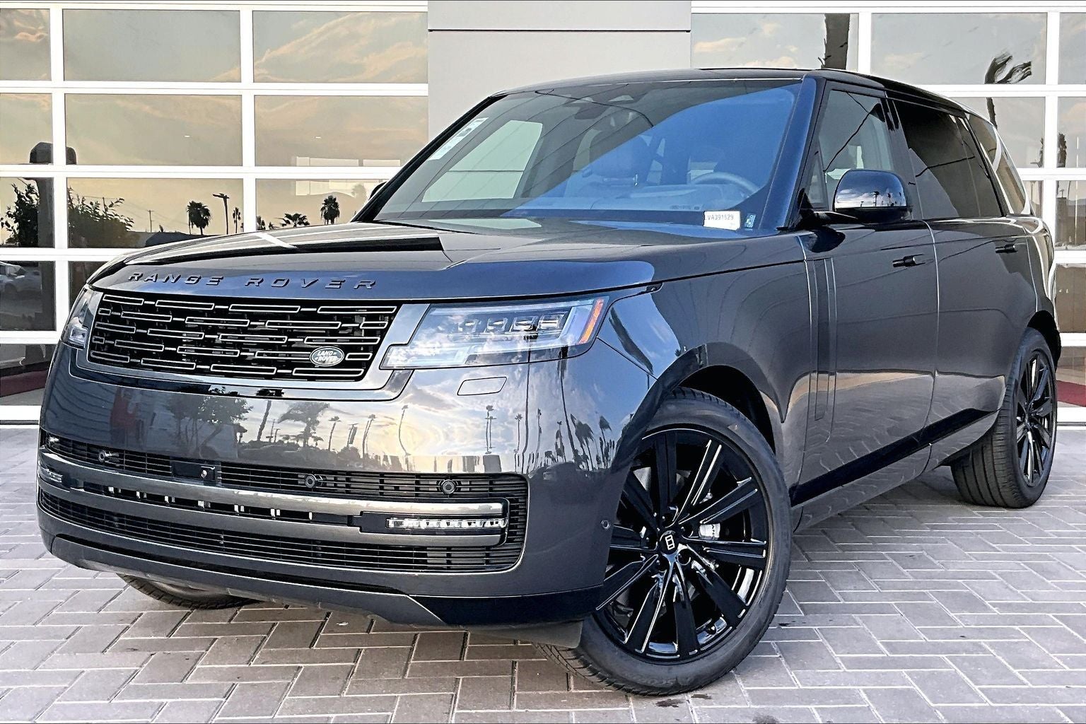 2027 Land Rover Range Rover SE LWB