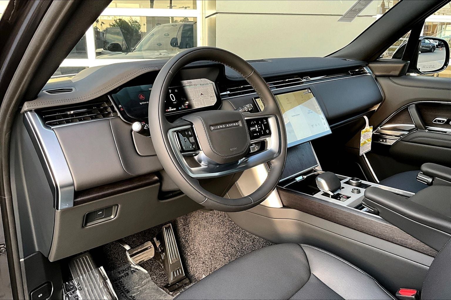 2027 Land Rover Range Rover SE LWB