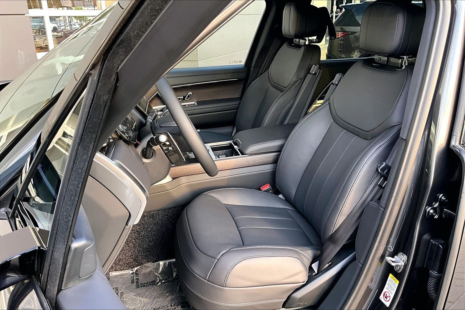 2027 Land Rover Range Rover SE LWB