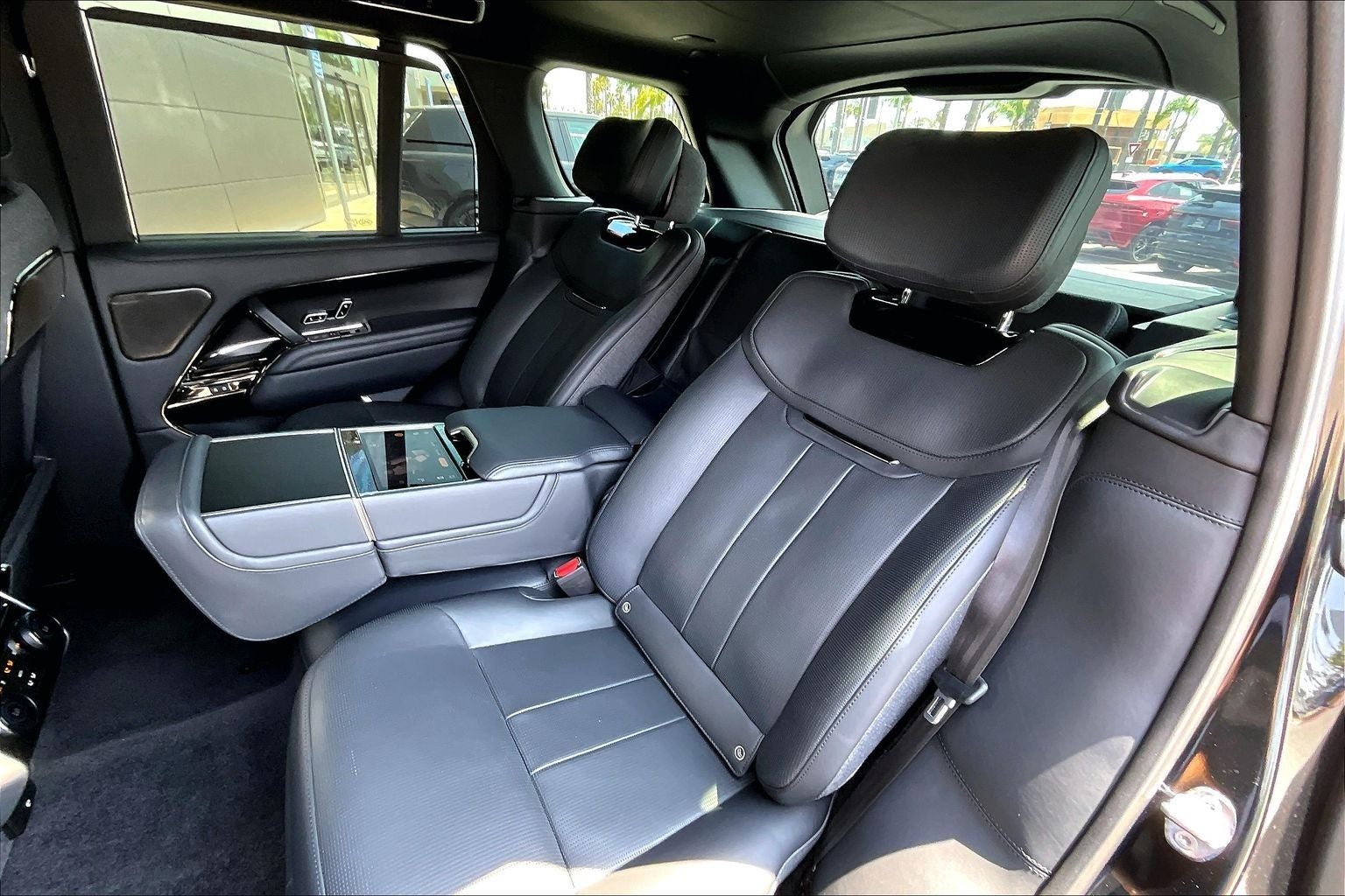 2023 Land Rover Range Rover SV