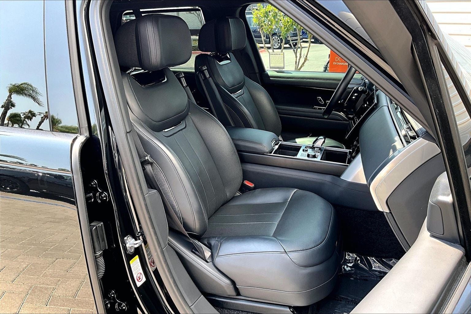 2023 Land Rover Range Rover SV