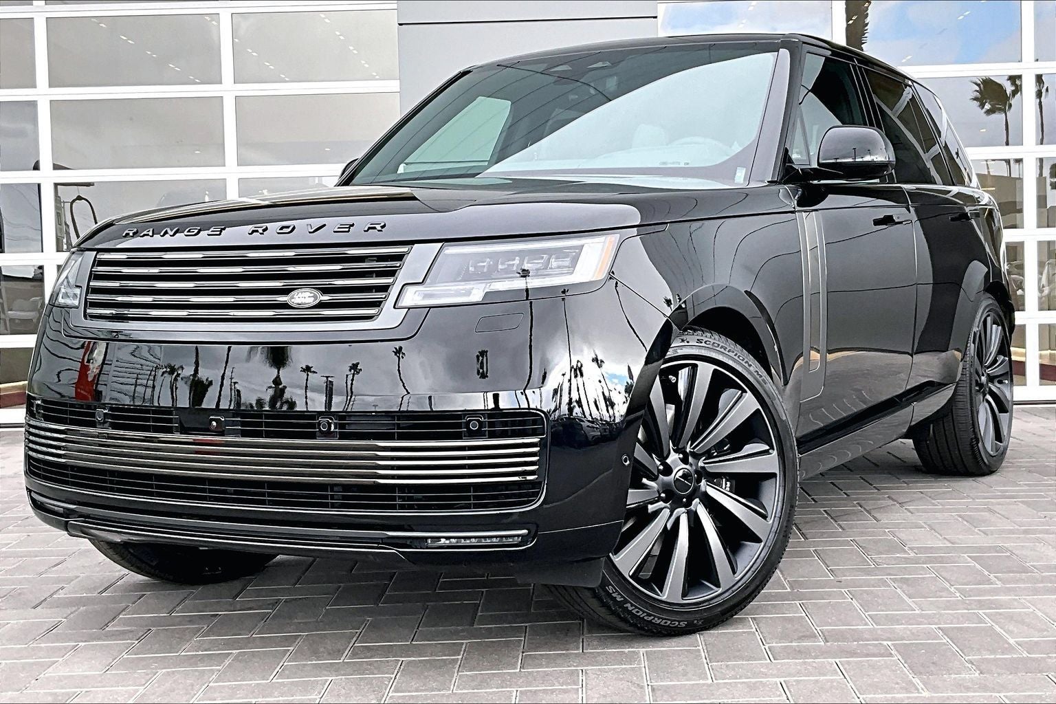 2026 Land Rover Range Rover SV