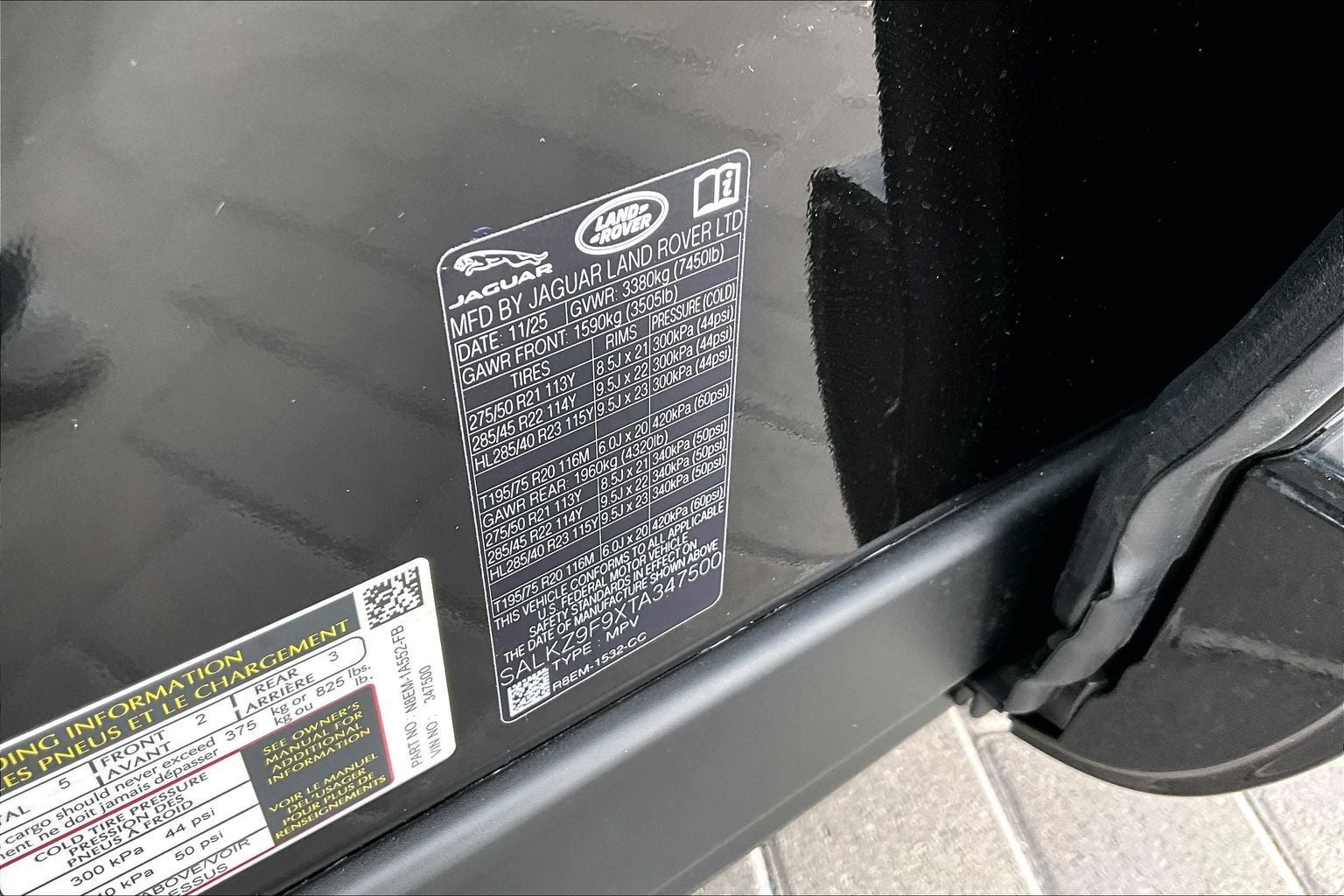 2026 Land Rover Range Rover SV