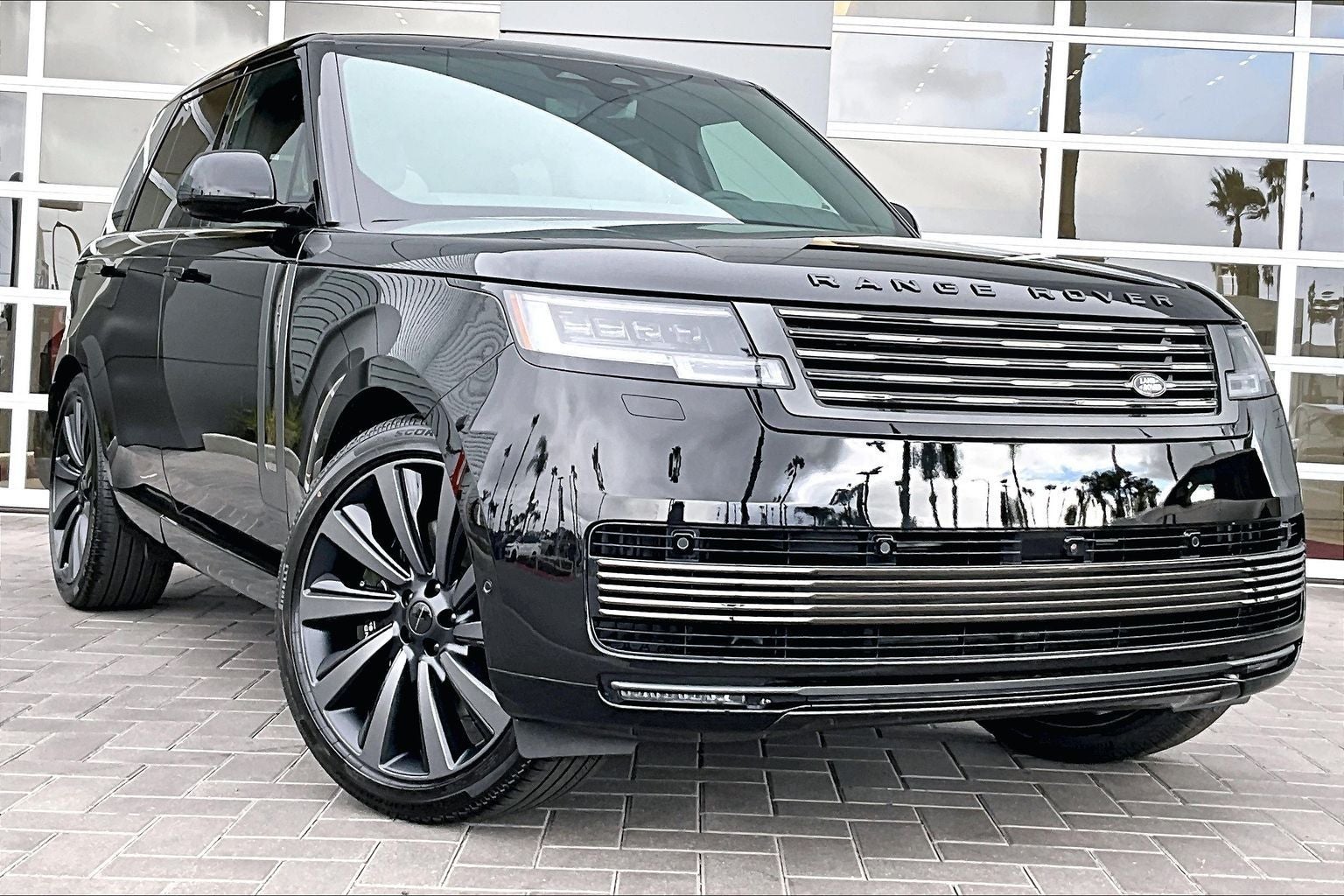 2026 Land Rover Range Rover SV