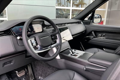 2026 Land Rover Range Rover SV