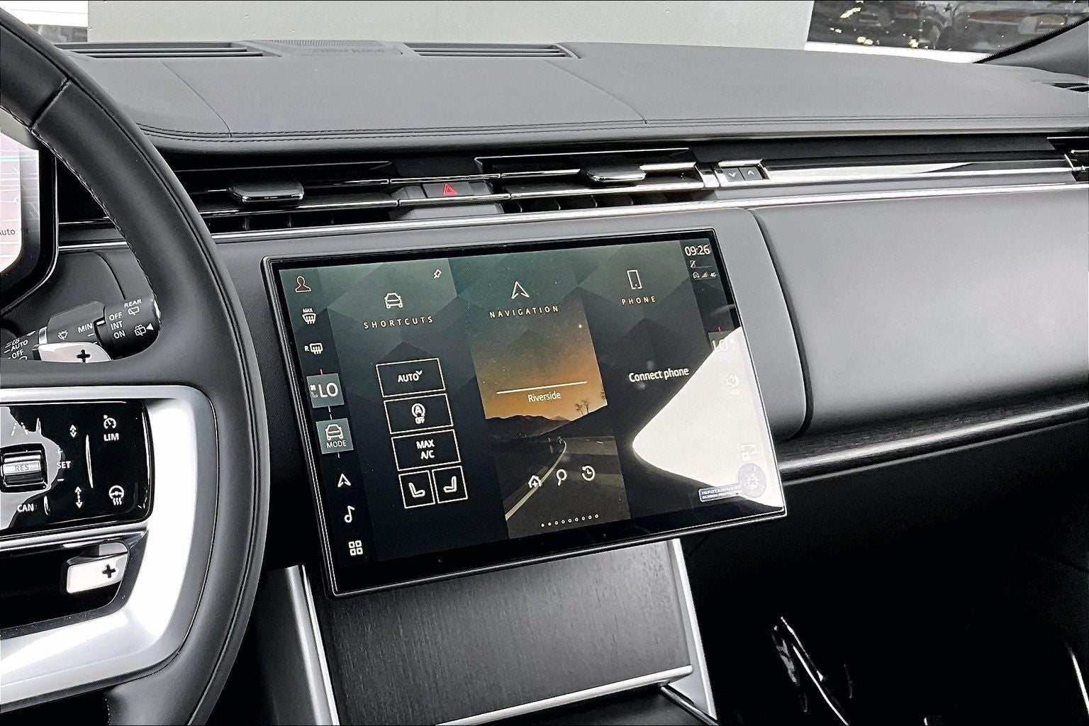 2026 Land Rover Range Rover SV