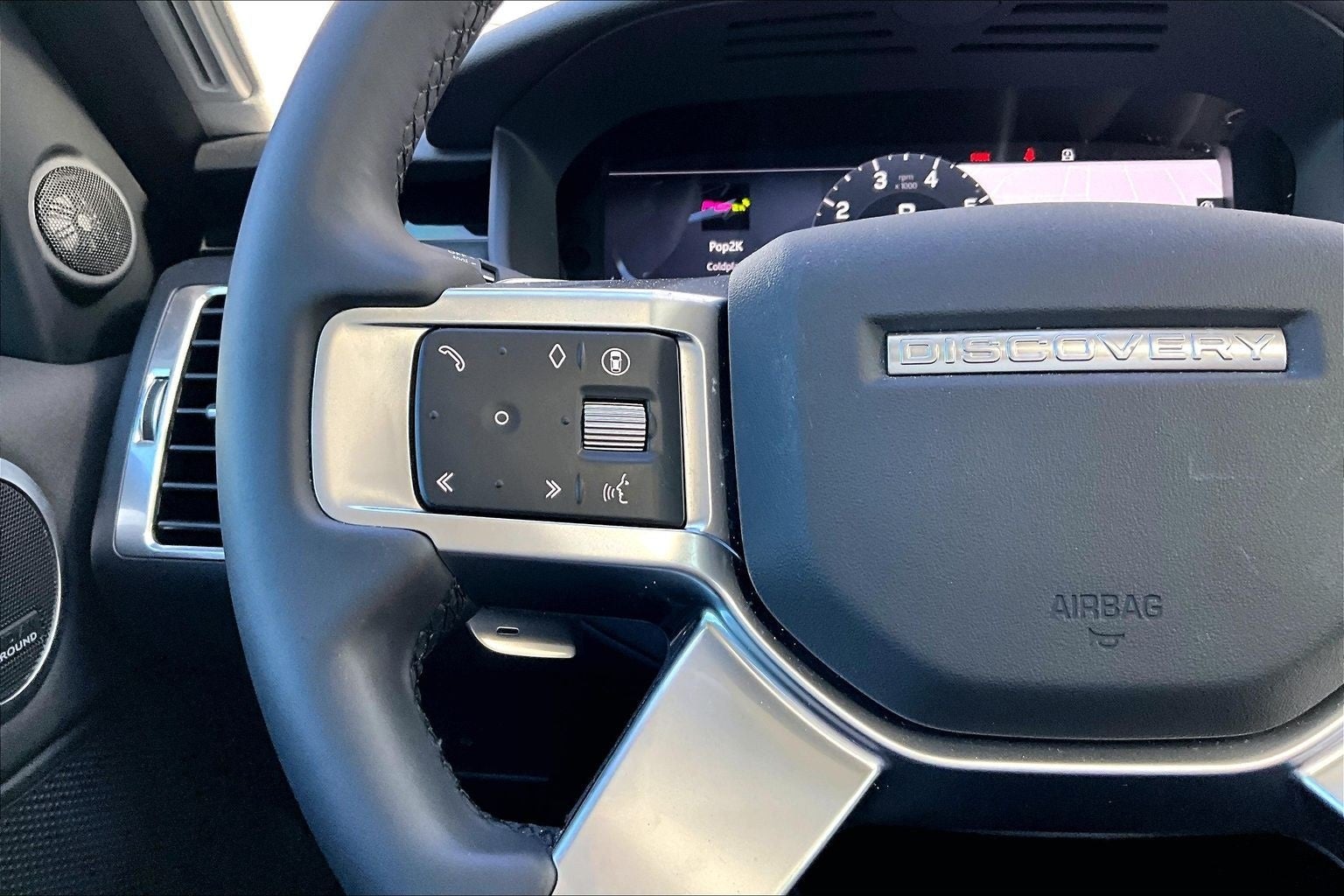 2024 Land Rover Discovery S