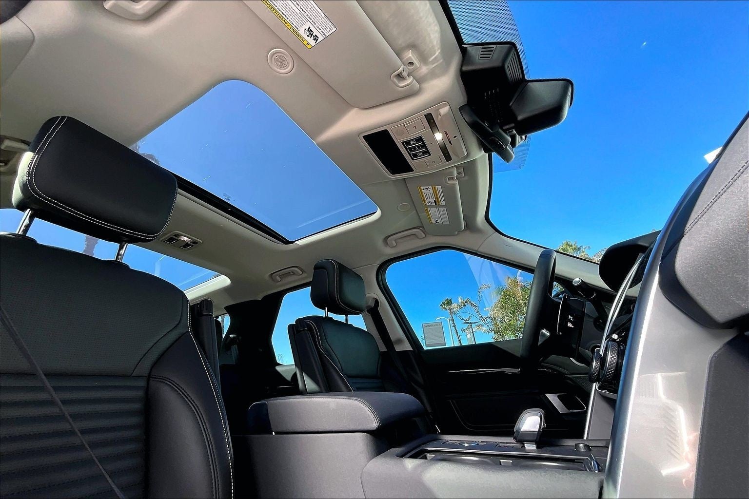 2024 Land Rover Discovery S