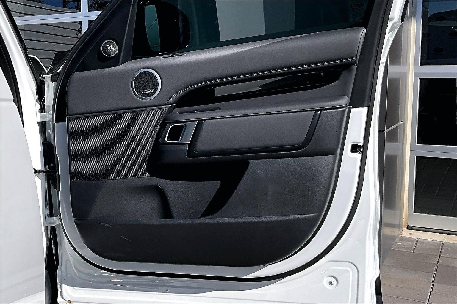 2024 Land Rover Discovery S