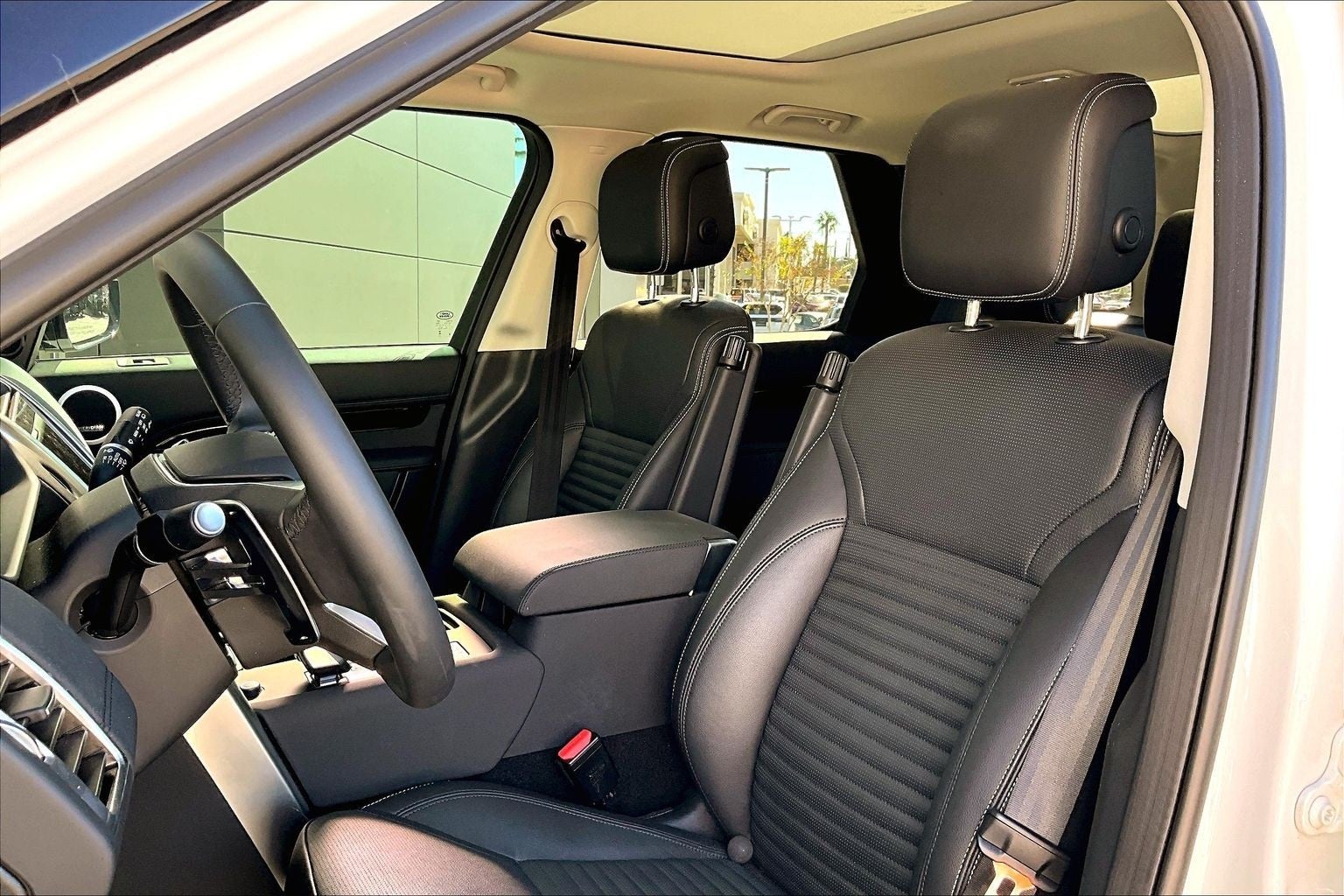 2024 Land Rover Discovery S