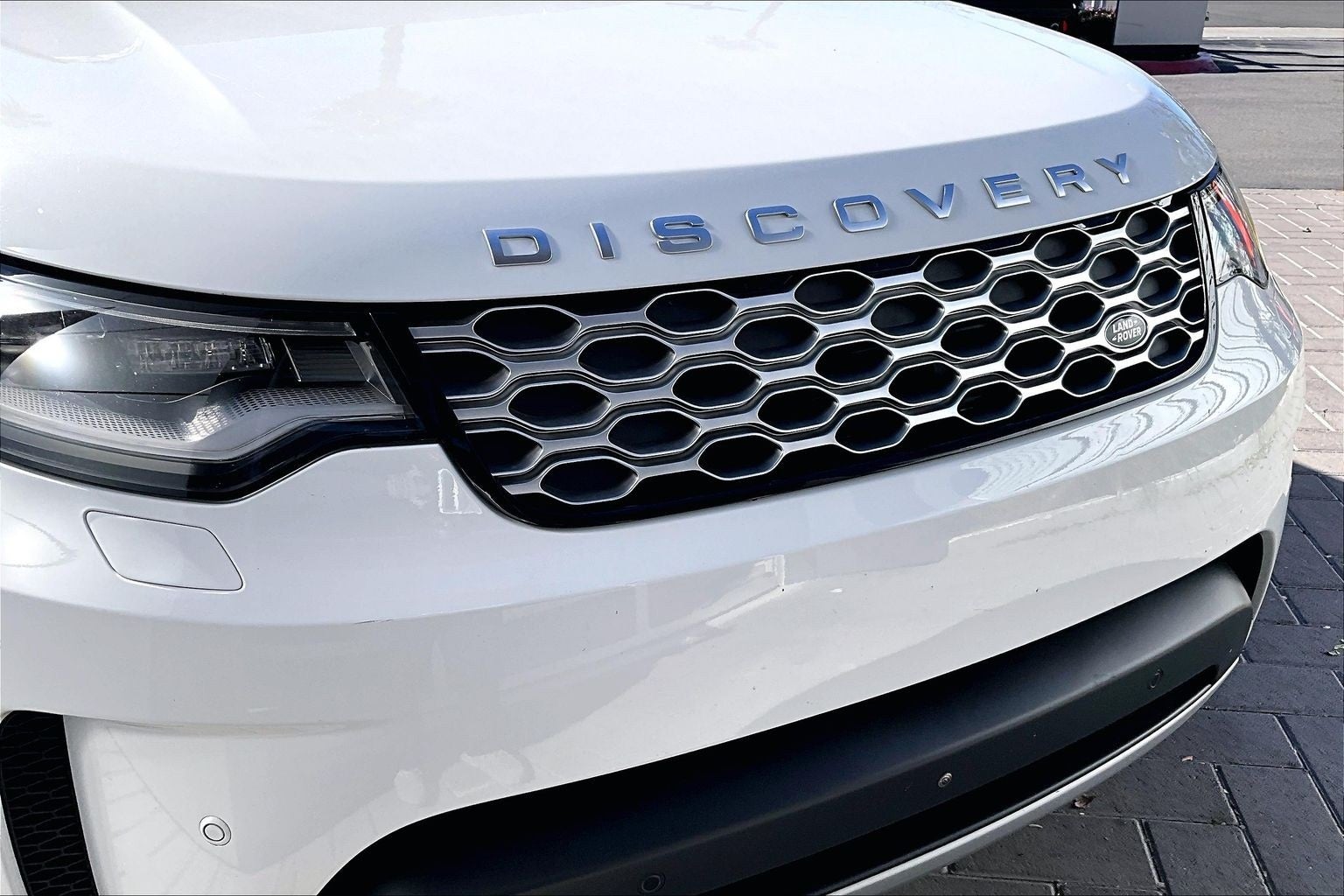 2024 Land Rover Discovery S