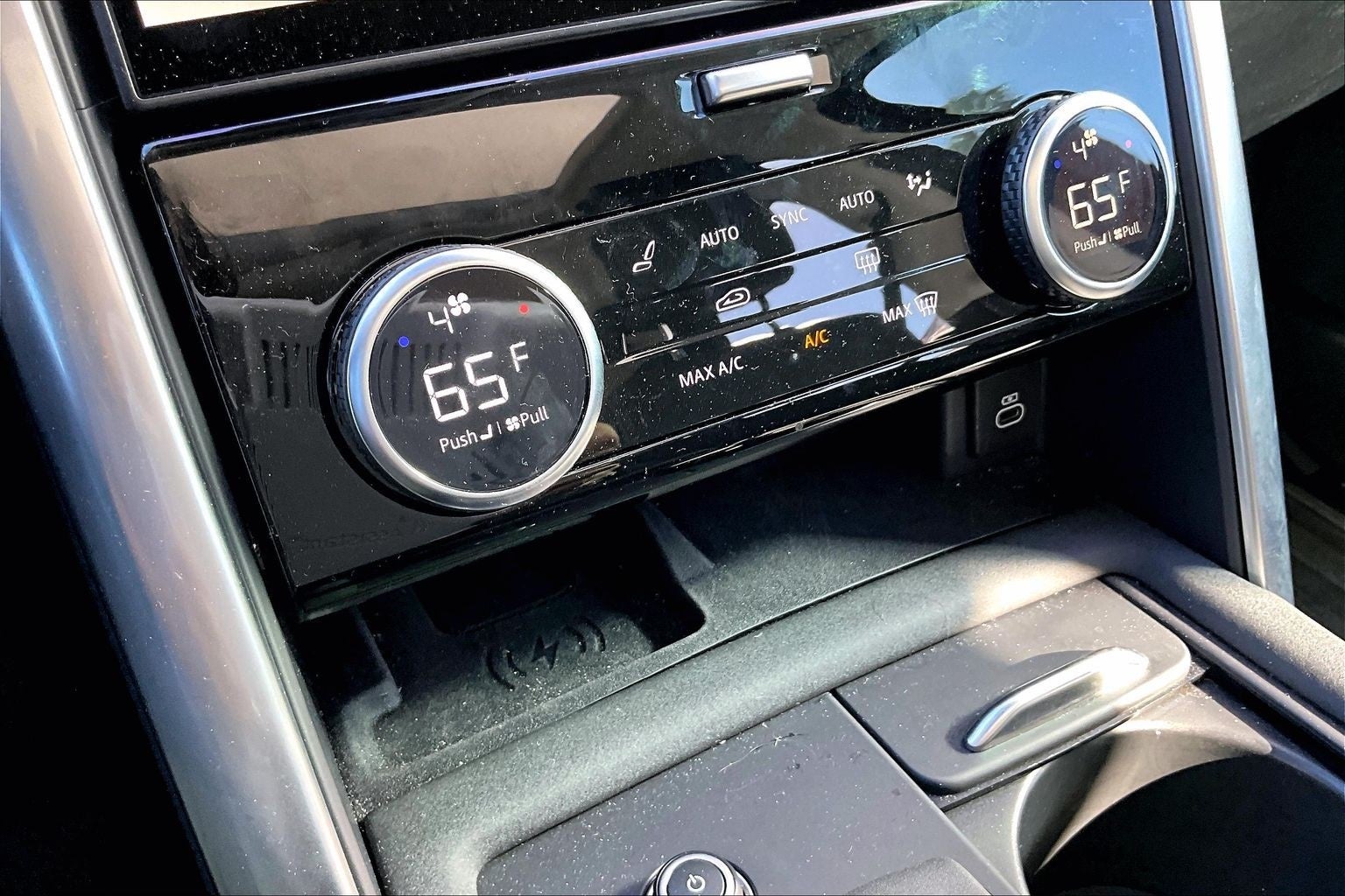 2024 Land Rover Discovery S