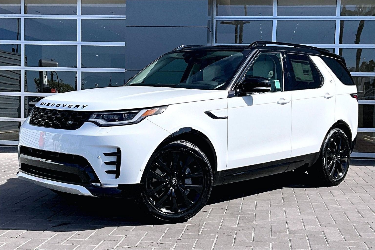 2026 Land Rover Discovery Dynamic SE