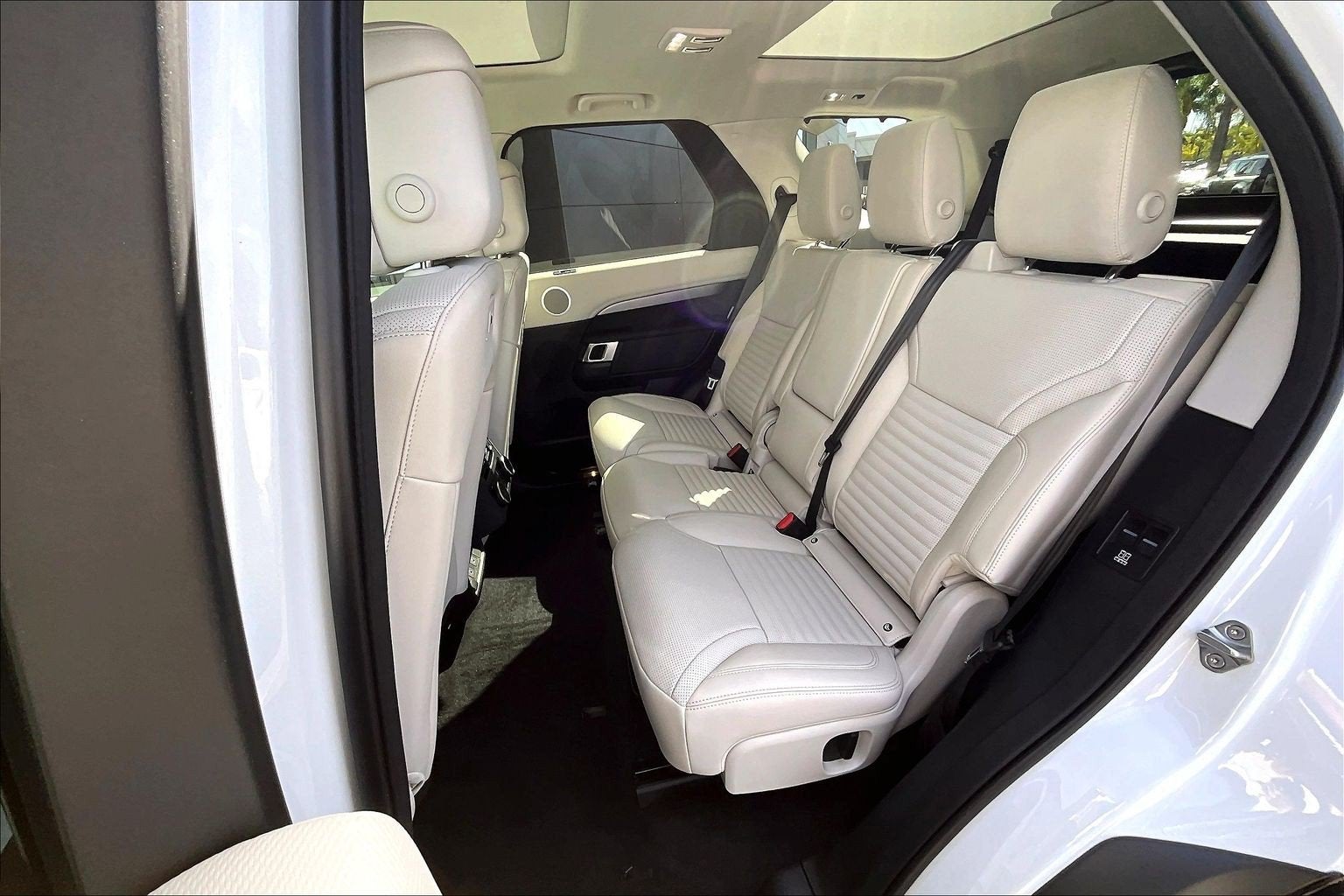 2026 Land Rover Discovery Dynamic SE