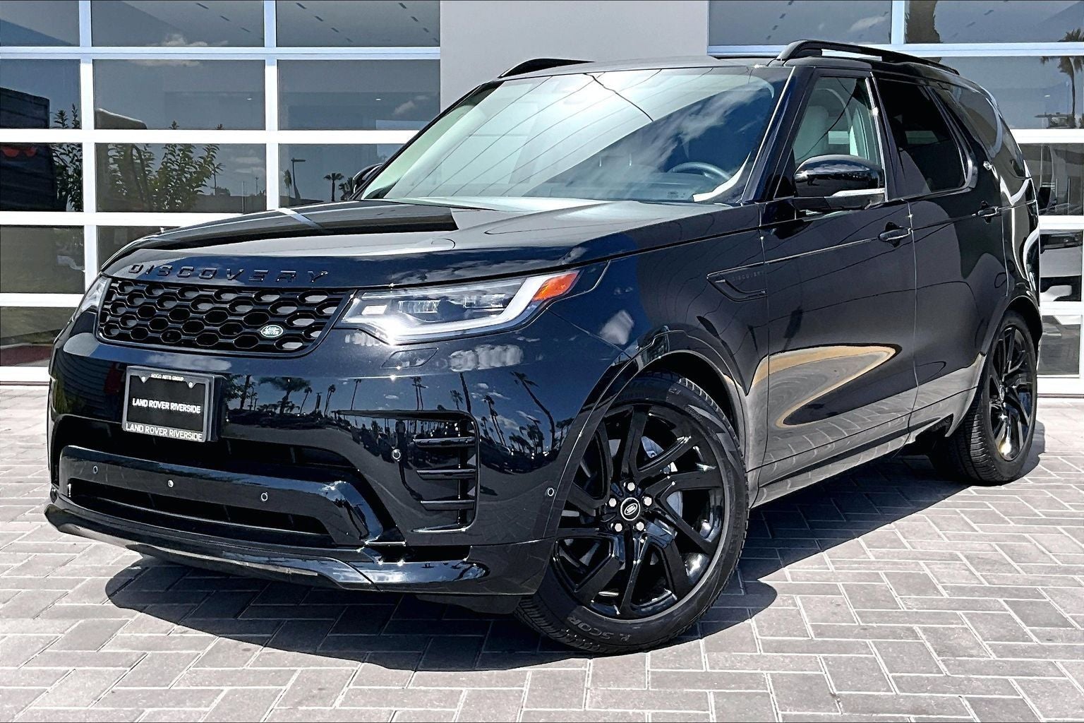 2025 Land Rover Discovery Dynamic SE