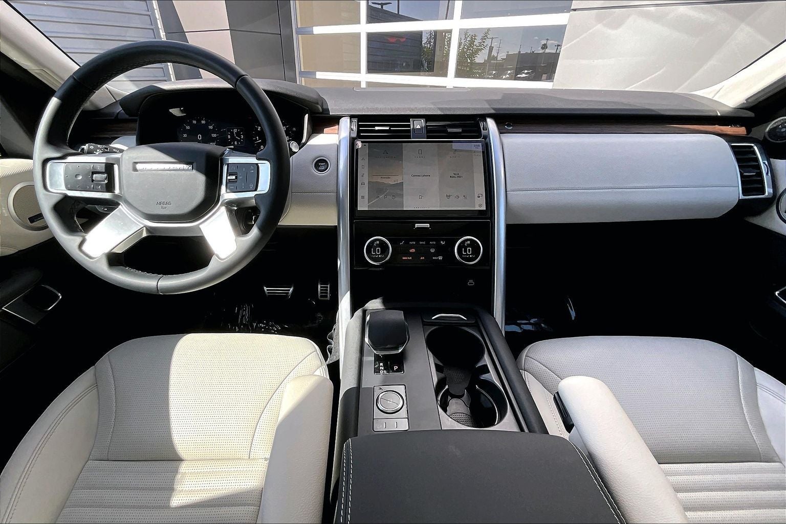 2025 Land Rover Discovery Dynamic SE