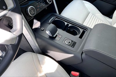 2025 Land Rover Discovery Dynamic SE