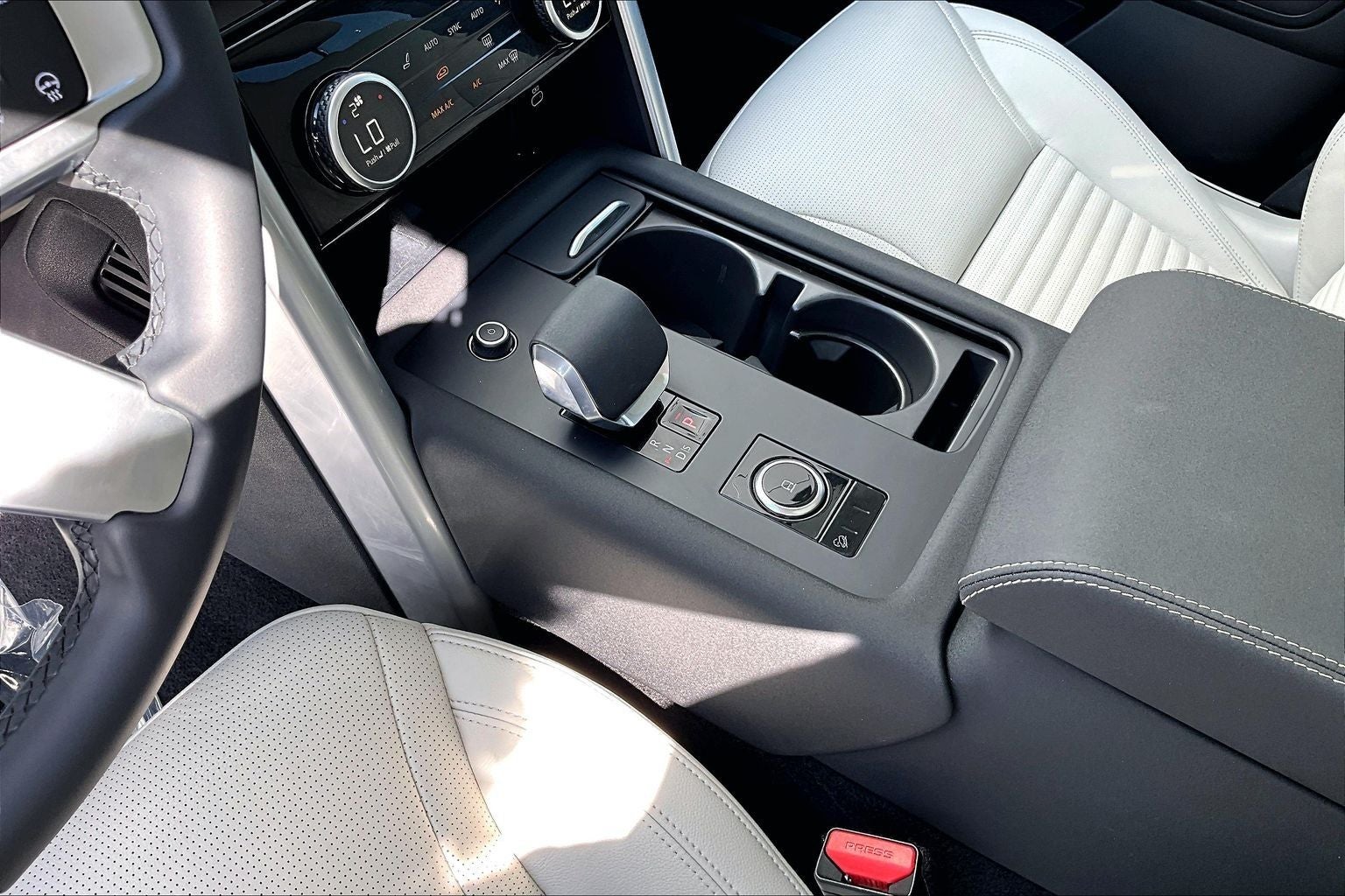 2025 Land Rover Discovery Dynamic SE