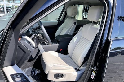 2025 Land Rover Discovery Dynamic SE