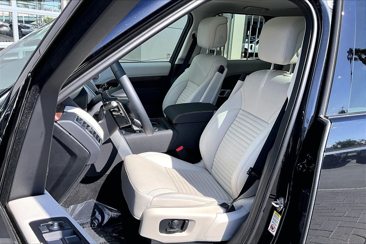 2025 Land Rover Discovery Dynamic SE