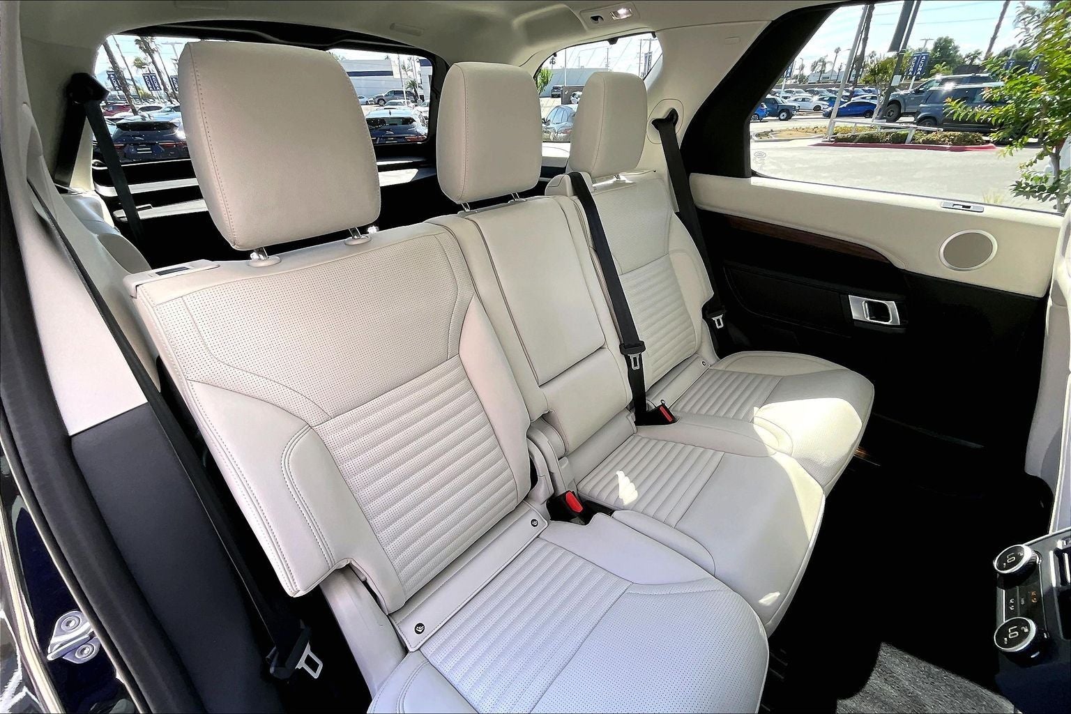 2025 Land Rover Discovery Dynamic SE