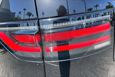 2025 Land Rover Discovery Dynamic SE