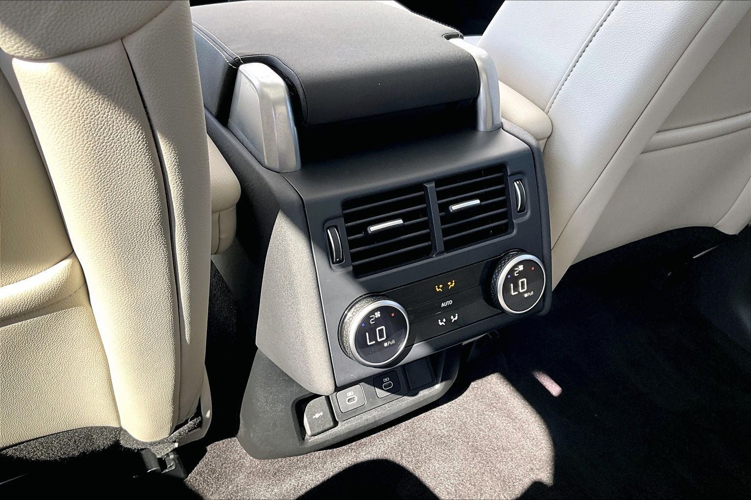 2025 Land Rover Discovery Dynamic SE