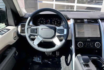 2025 Land Rover Discovery Dynamic SE