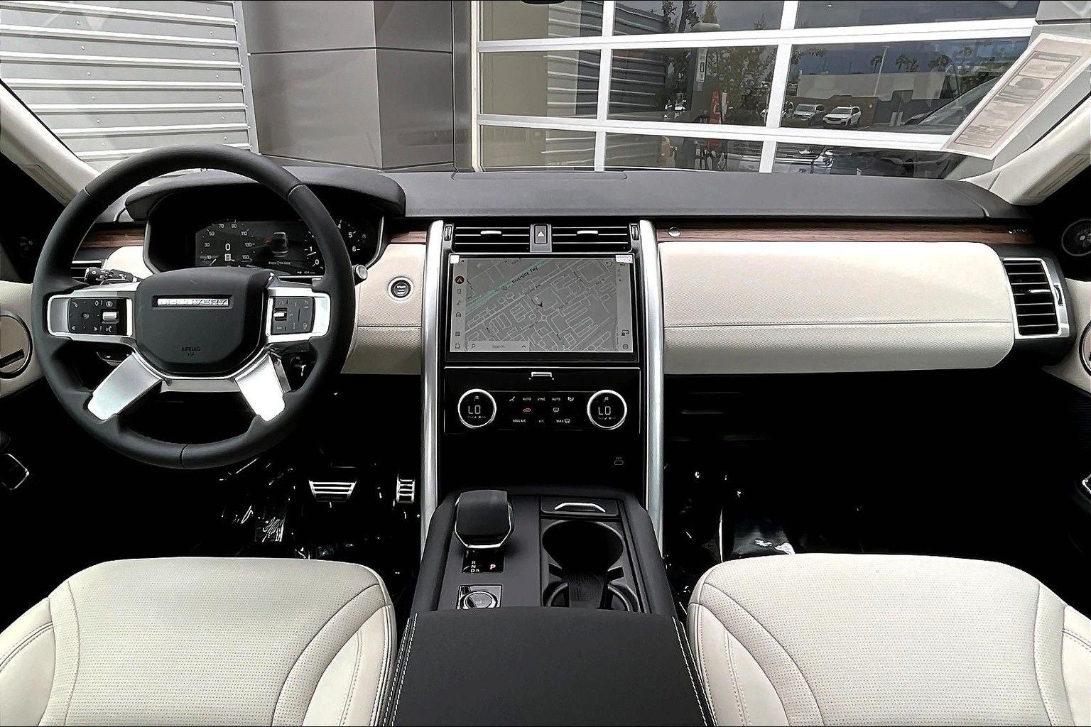 2025 Land Rover Discovery Dynamic SE