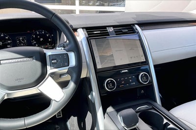 2025 Land Rover Discovery Dynamic SE