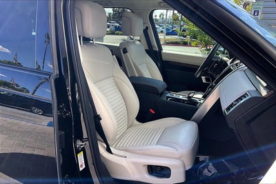 2025 Land Rover Discovery Dynamic SE