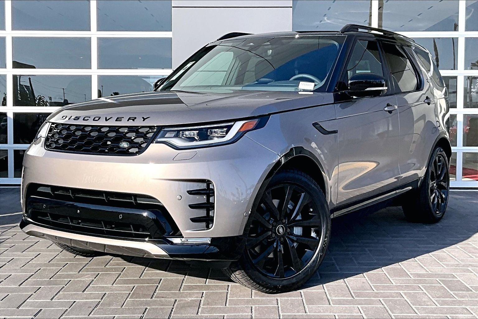 2026 Land Rover Discovery Dynamic SE