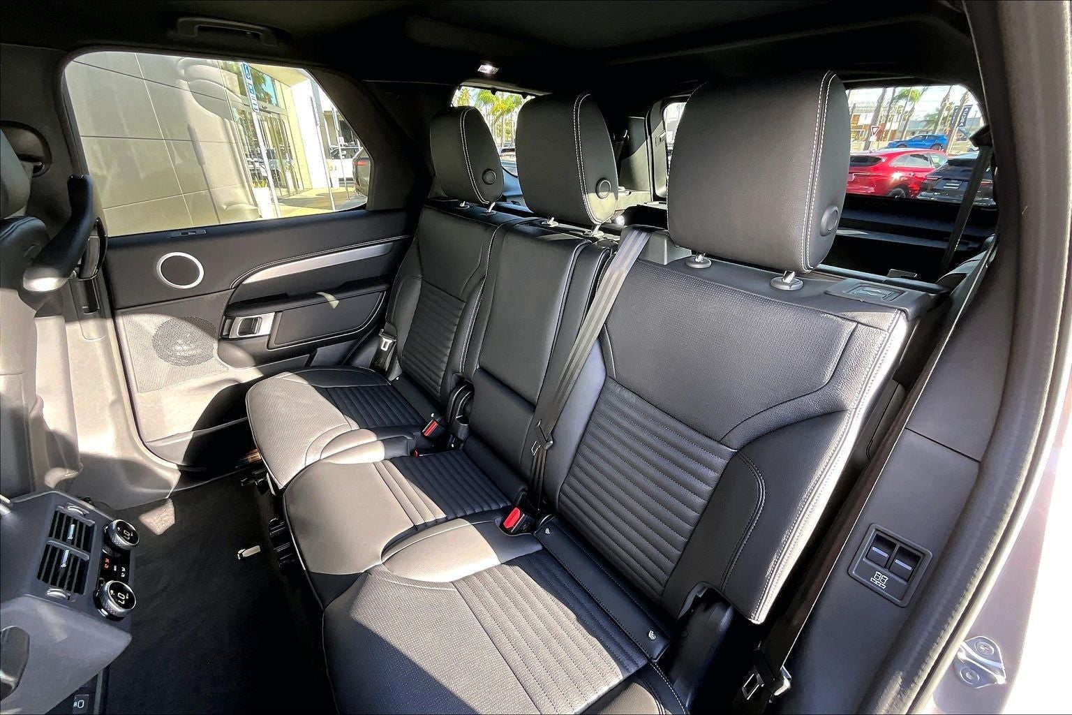 2026 Land Rover Discovery Dynamic SE