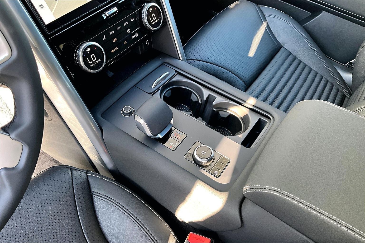 2026 Land Rover Discovery Dynamic SE