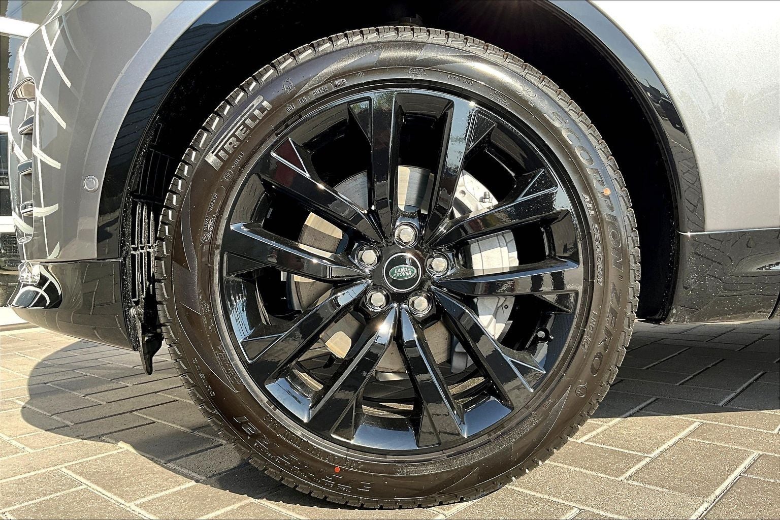 2026 Land Rover Discovery Dynamic SE