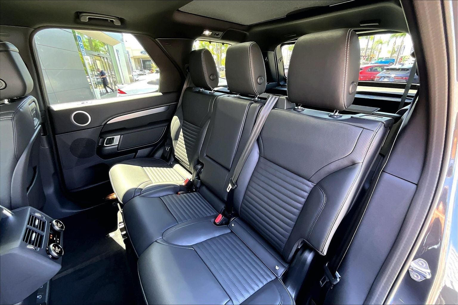 2026 Land Rover Discovery Dynamic SE