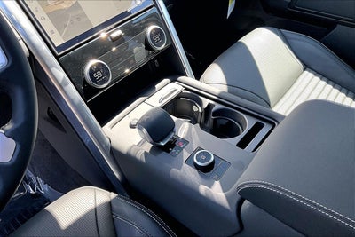 2026 Land Rover Discovery Dynamic SE