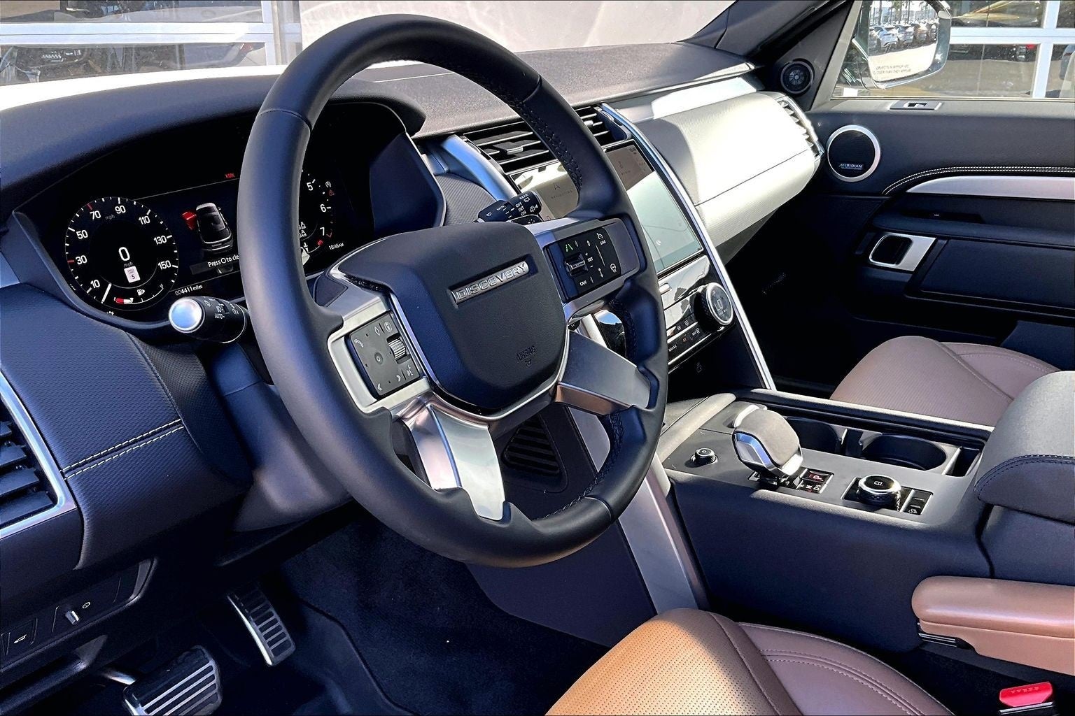 2025 Land Rover Discovery Dynamic SE