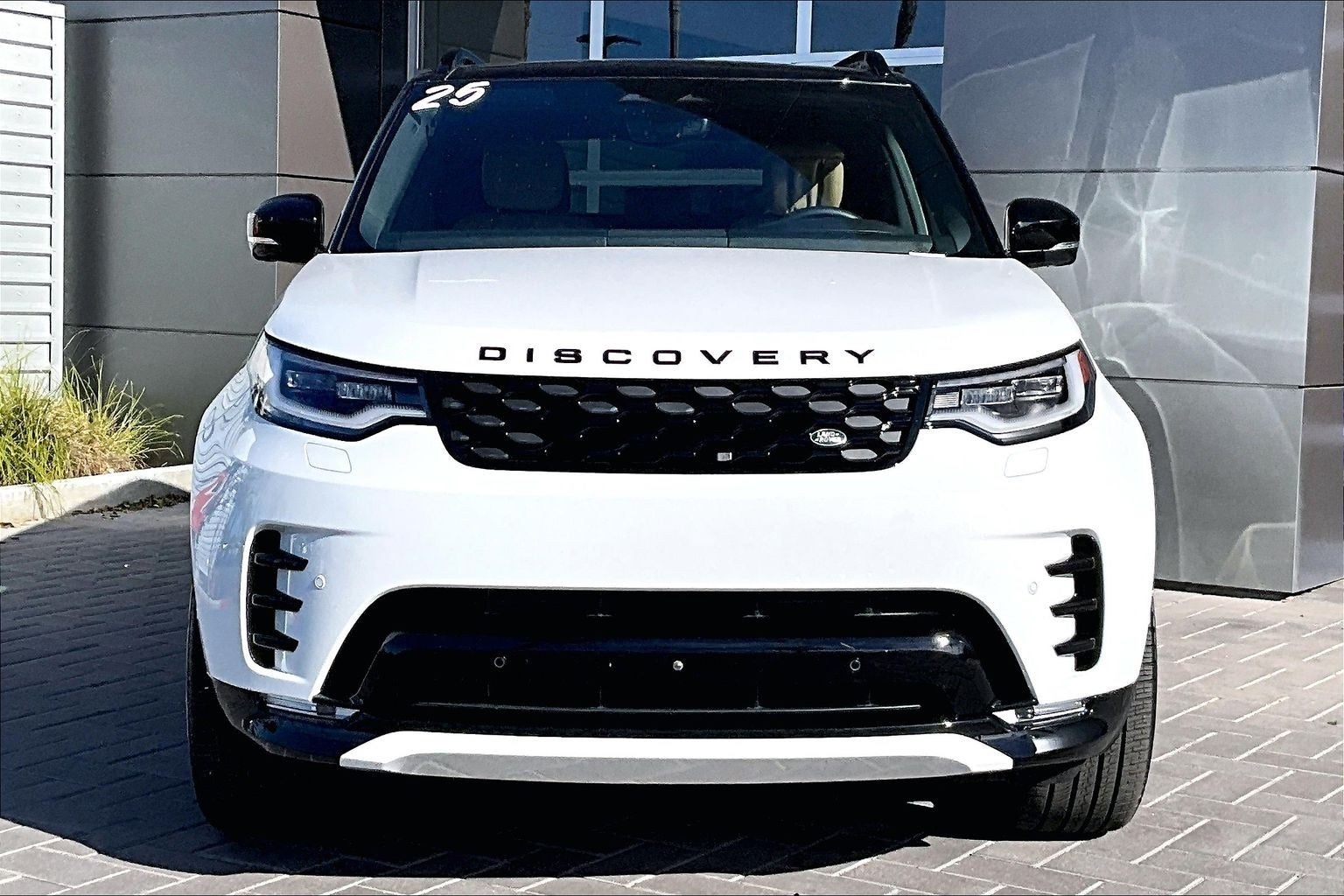 2025 Land Rover Discovery Dynamic SE