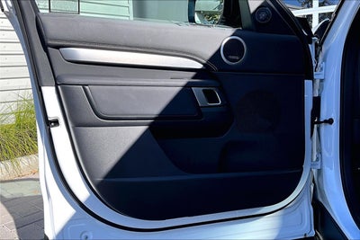 2025 Land Rover Discovery Dynamic SE