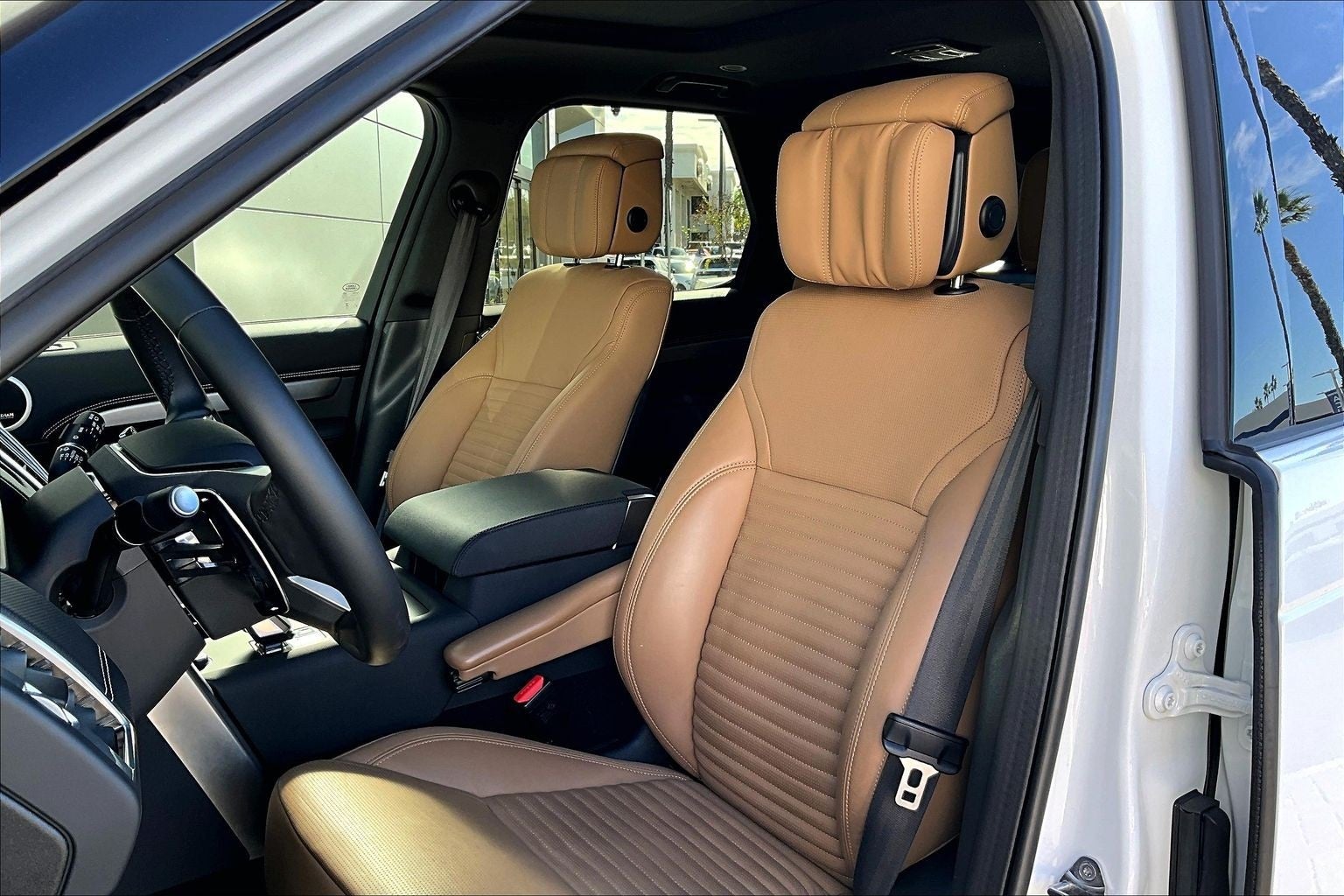 2025 Land Rover Discovery Dynamic SE