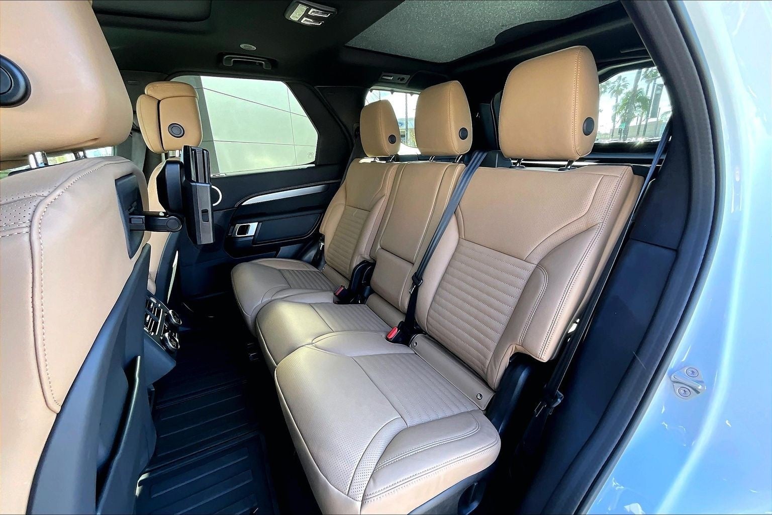 2025 Land Rover Discovery Dynamic SE