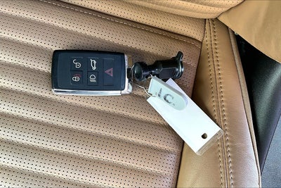 2025 Land Rover Discovery Dynamic SE